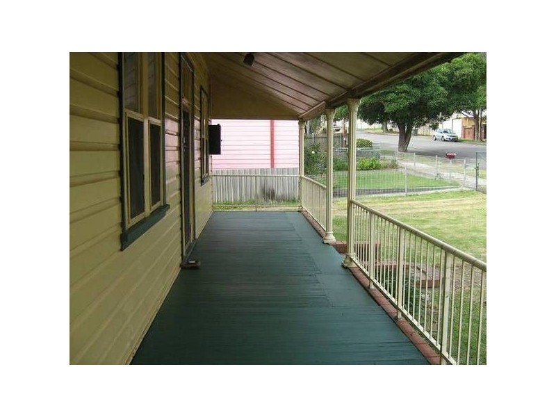 4 Tourle Street, Mayfield NSW 2304