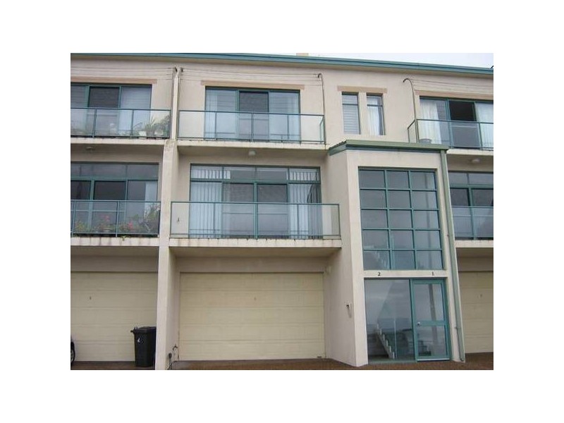 2/1 Shortland Esplanade, Newcastle East NSW 2300