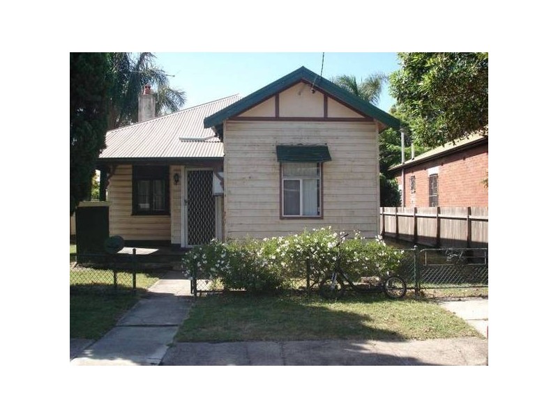 11 Albion Street, Mayfield NSW 2304