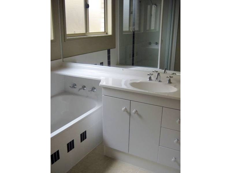 6 HAMPTON WAY, Maryland NSW 2287