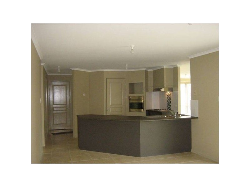 6 HAMPTON WAY, Maryland NSW 2287