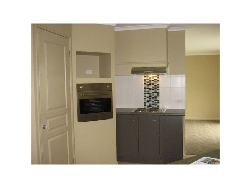 6 HAMPTON WAY, Maryland NSW 2287