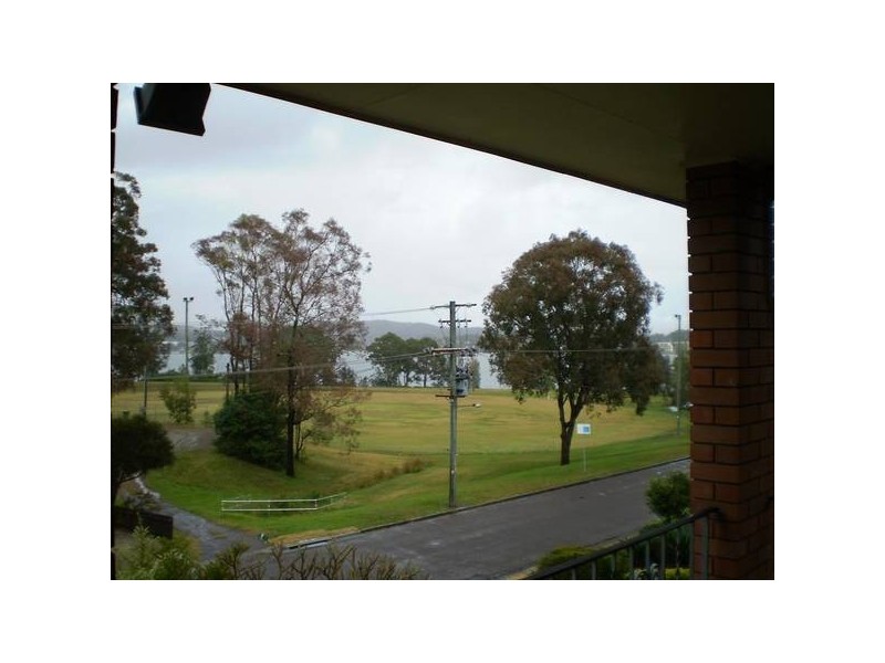 18 Roy Avenue, Bolton Point NSW 2283