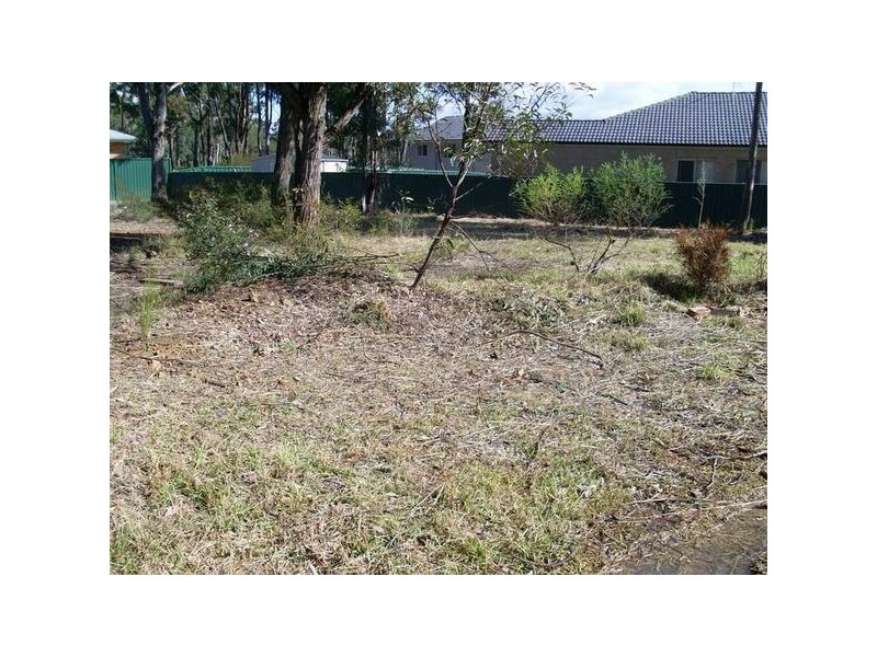 11 Radiata Close, Fletcher NSW 2287