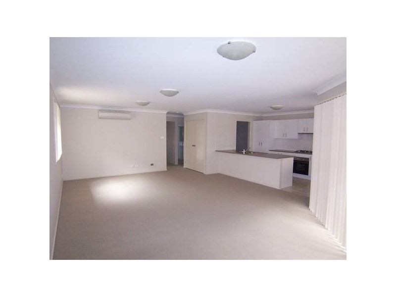 1&2/50 Birch Grove, Aberglasslyn NSW 2320