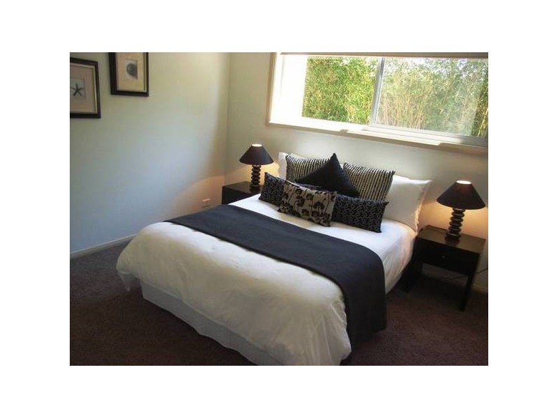 22 Swan Street, Marks Point NSW 2280