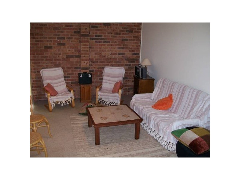 16 Trafalgar Crescent, Valentine NSW 2280