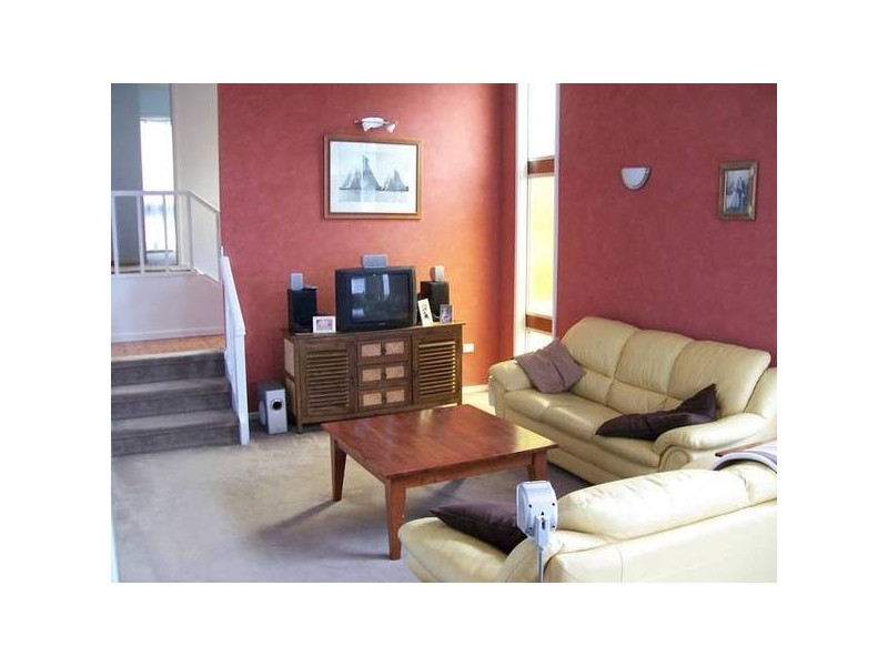 36 Kananook Crescent, Belmont North NSW 2280