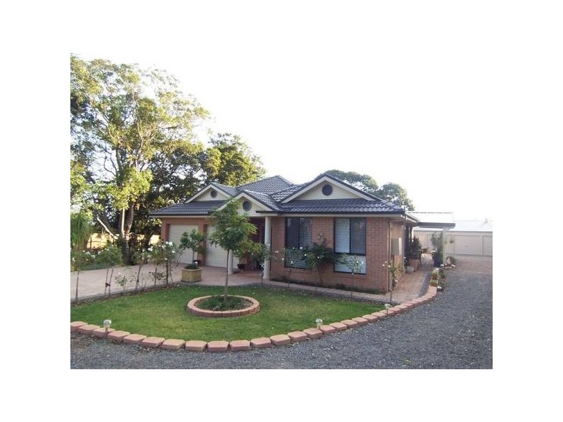 10 Elizabeth Street, Telarah NSW 2320