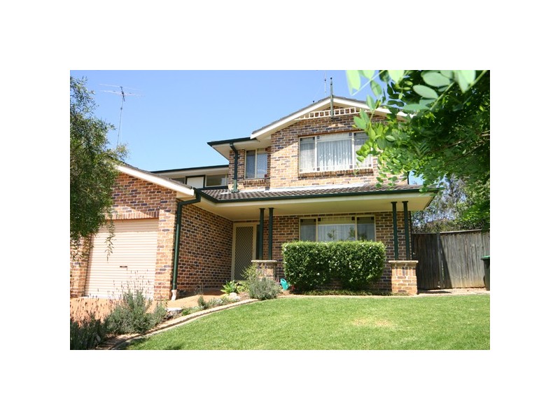 1/2 Pykett Place, Dural NSW 2158