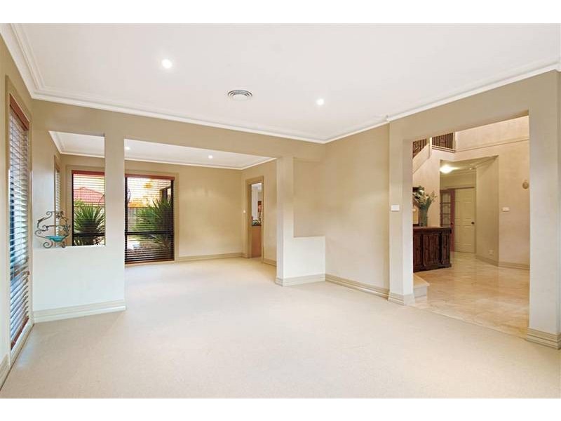 30 Giovanna Court, Castle Hill NSW 2154