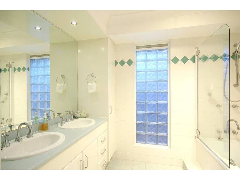 18 Deakin Place, West Pennant Hills NSW 2125