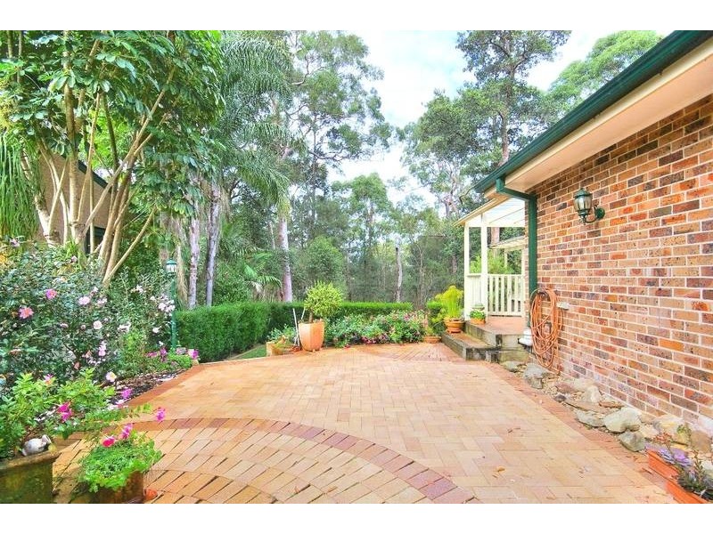 18 Deakin Place, West Pennant Hills NSW 2125