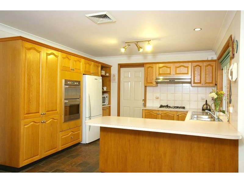 2 Candlebush Crescent, Castle Hill NSW 2154