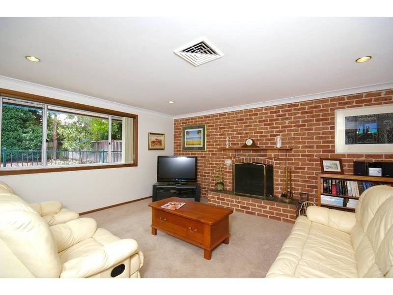 2 Candlebush Crescent, Castle Hill NSW 2154