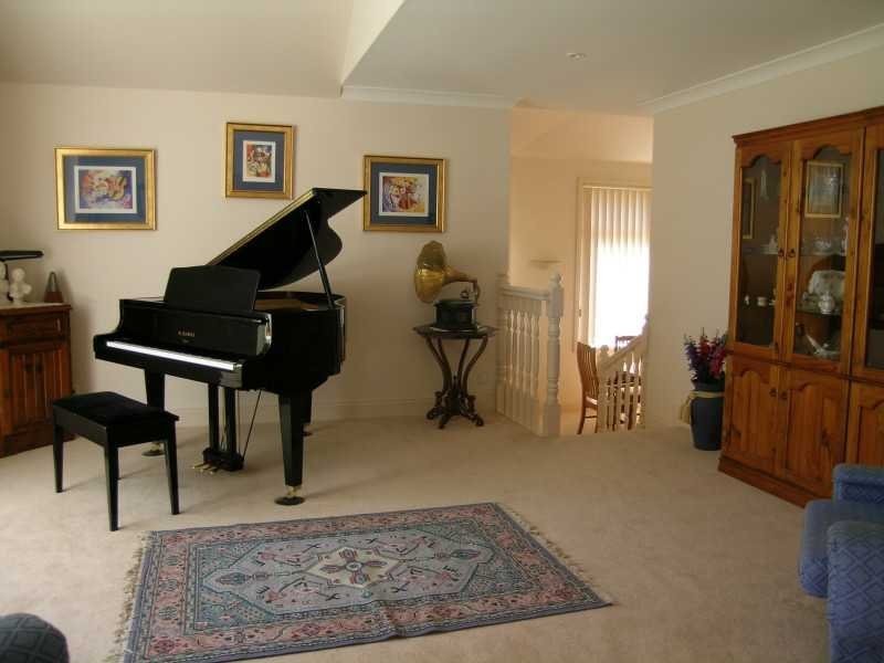 16 Giovanna Court, Castle Hill NSW 2154