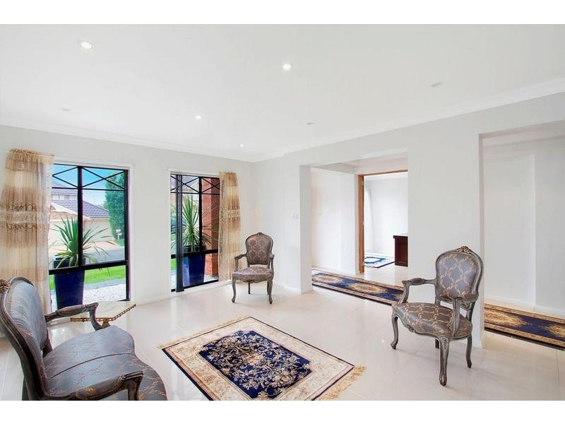 5 Kinnard Way, Kellyville NSW 2155