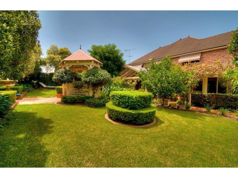 2 Wahroonga Place, West Pennant Hills NSW 2125