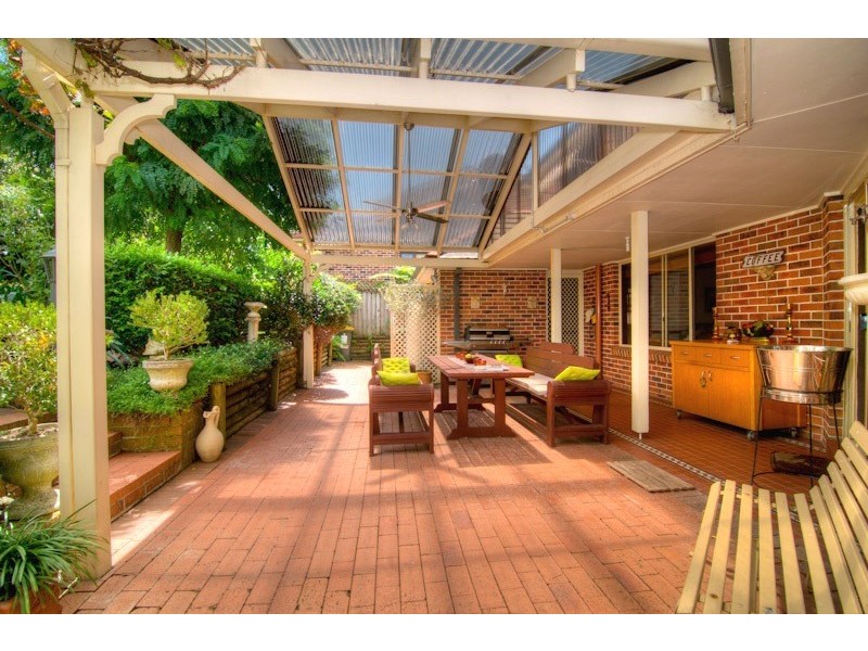2 Wahroonga Place, West Pennant Hills NSW 2125