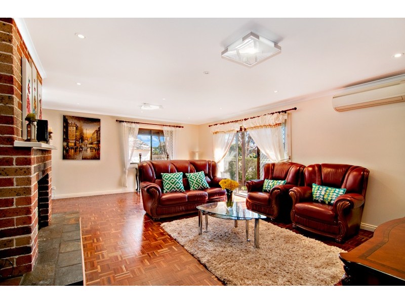 25 Battlement Crescent, Castle Hill NSW 2154
