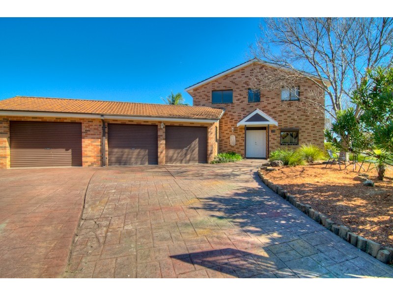 25 Battlement Crescent, Castle Hill NSW 2154