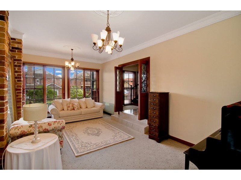 1 Eaglehawk Place, West Pennant Hills NSW 2125