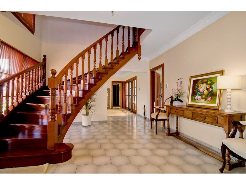 1 Eaglehawk Place, West Pennant Hills NSW 2125