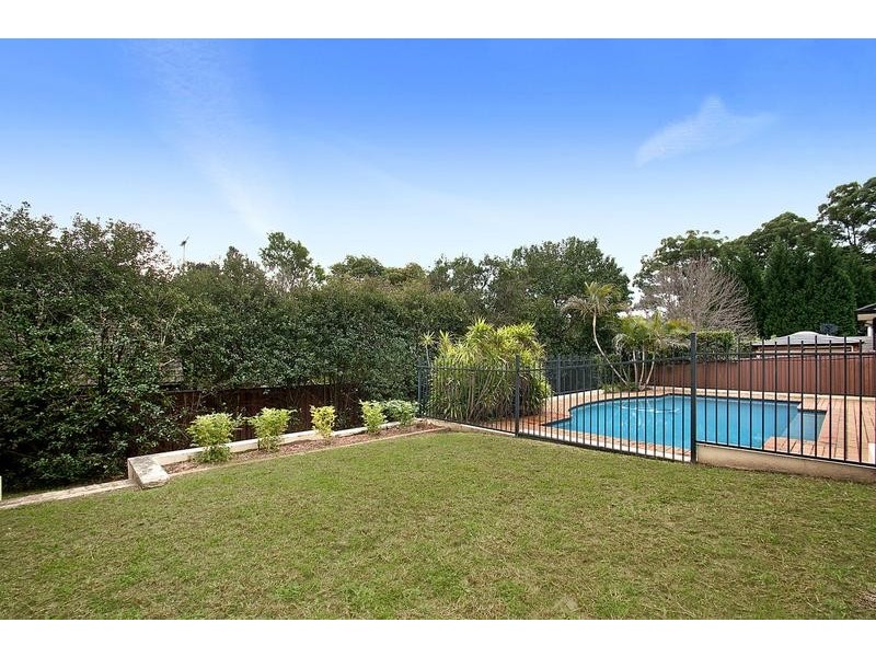 6 Brookpine Place, West Pennant Hills NSW 2125