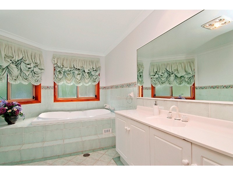 4 Castle Lea Court, Castle Hill NSW 2154