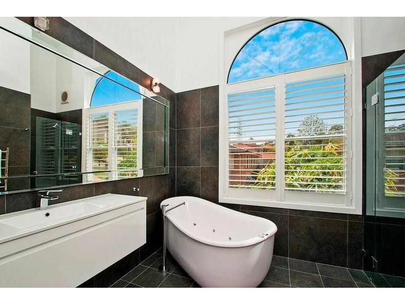 24 Anne William Drive, West Pennant Hills NSW 2125