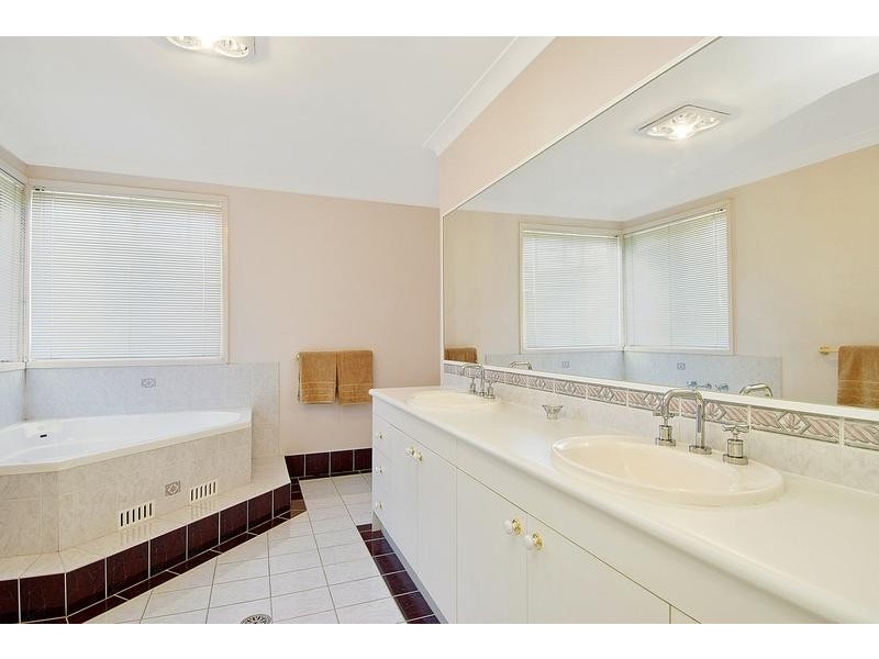 6 Avon Green, West Pennant Hills NSW 2125