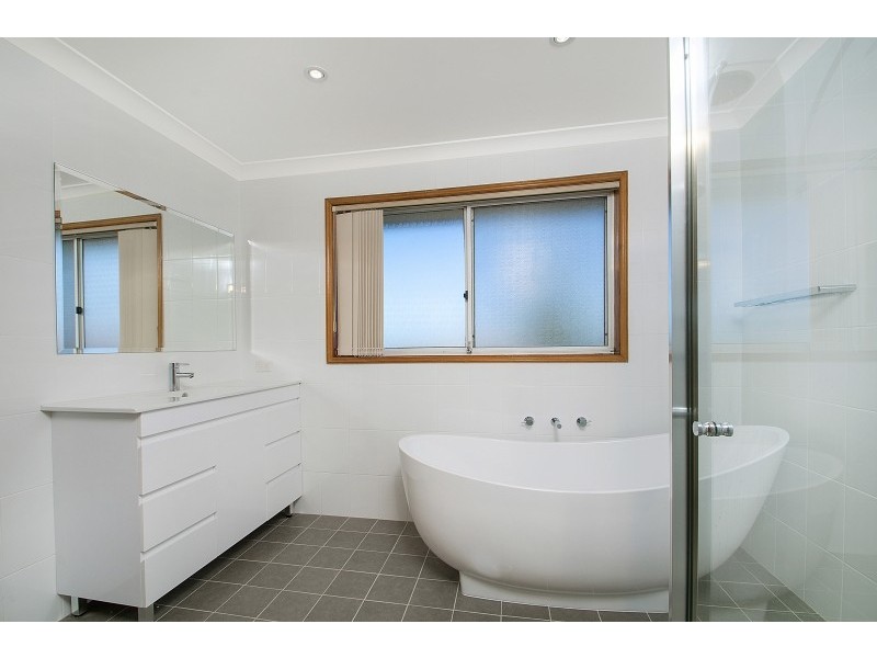 2 Erlestoke Place, Castle Hill NSW 2154