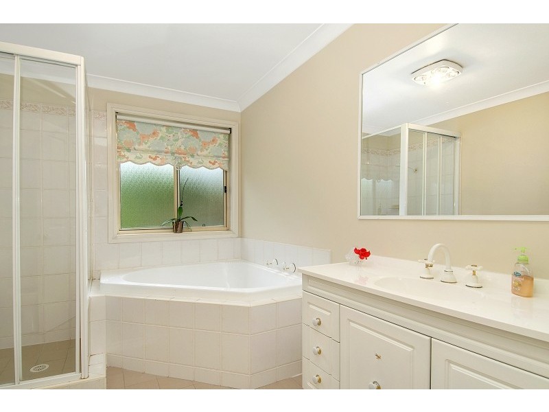 17b Gindurra Avenue, Castle Hill NSW 2154