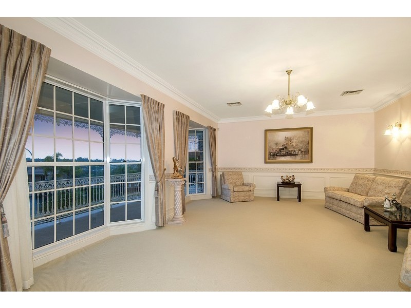 6 Mary Helen Court, Baulkham Hills NSW 2153