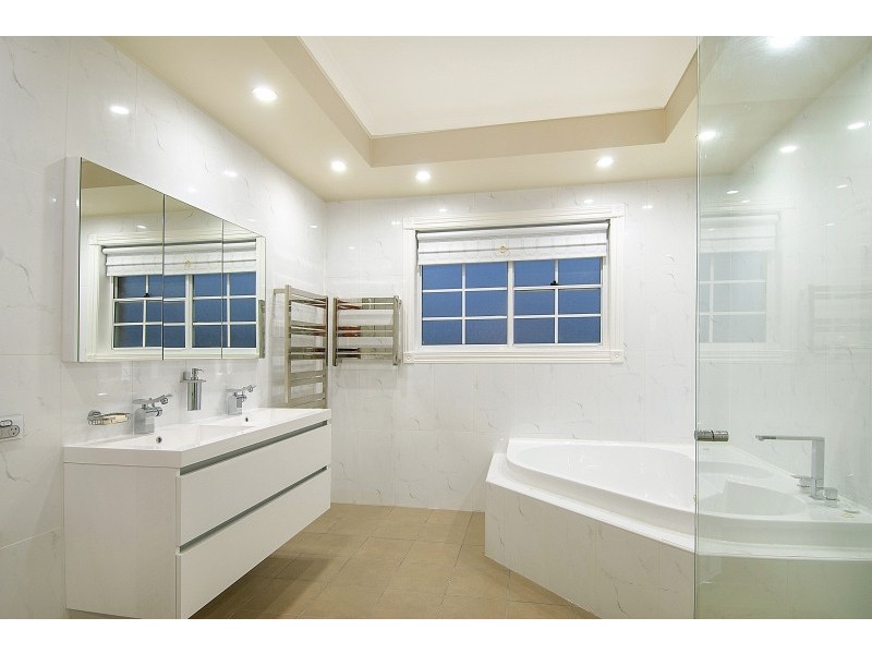 6 Mary Helen Court, Baulkham Hills NSW 2153