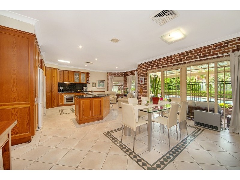 8 Eryne Place, Dural NSW 2158