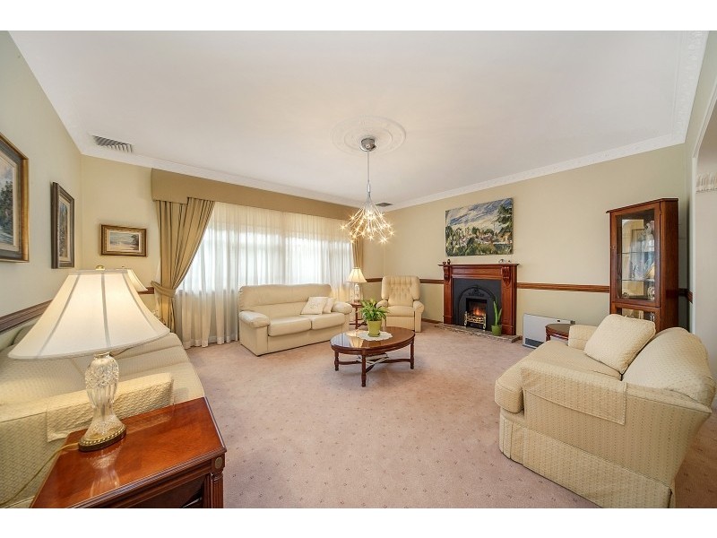 8 Eryne Place, Dural NSW 2158