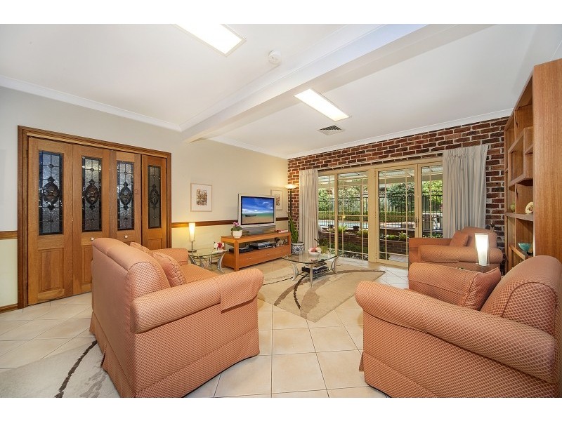 8 Eryne Place, Dural NSW 2158