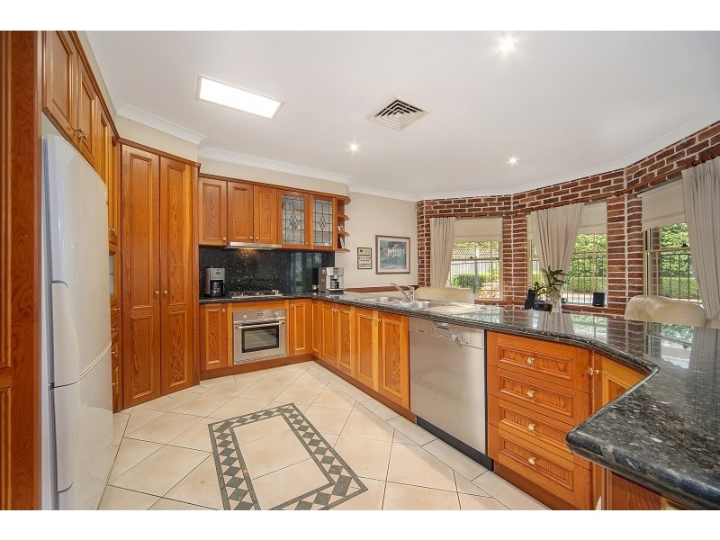 8 Eryne Place, Dural NSW 2158