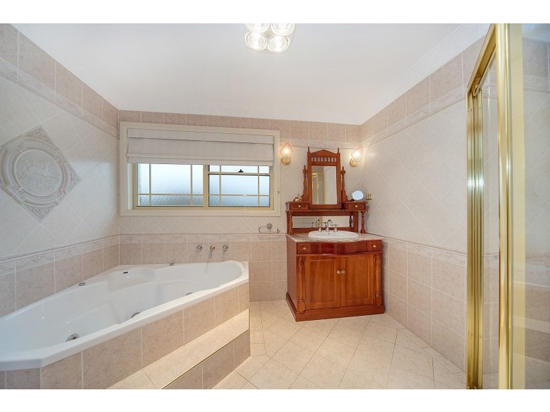 8 Eryne Place, Dural NSW 2158