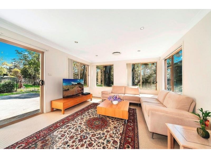 6 Ollie Place, Castle Hill NSW 2154