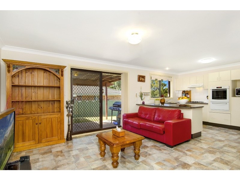 15 Regentville Road, Glenmore Park NSW 2745