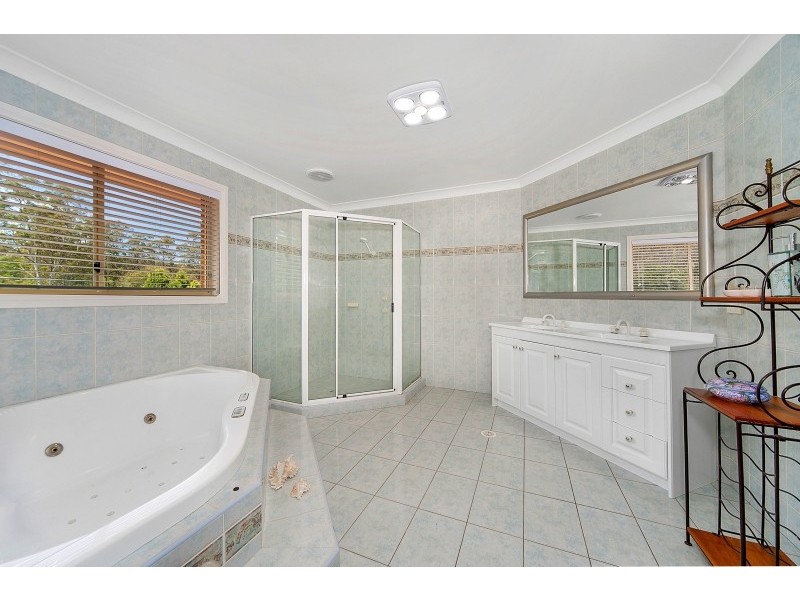 25 Larissa Avenue, West Pennant Hills NSW 2125