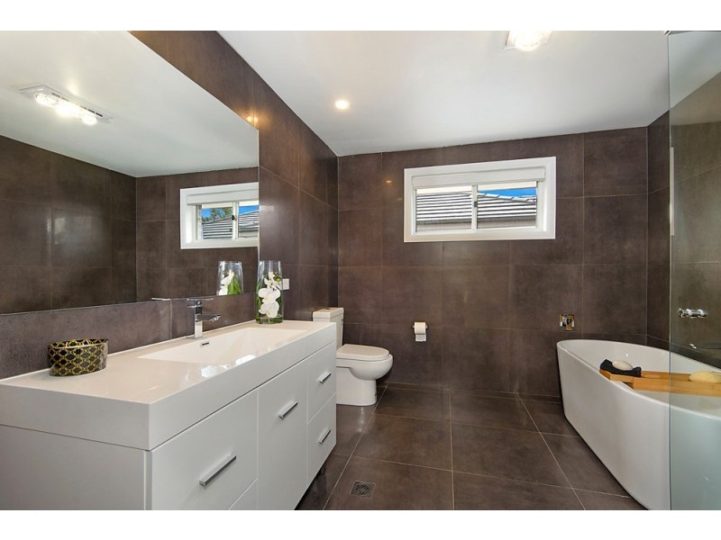 60 Bridgewood Drive, Beaumont Hills NSW 2155