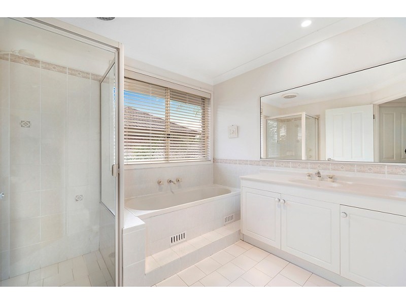 15 Whiteman Avenue, Bella Vista NSW 2153