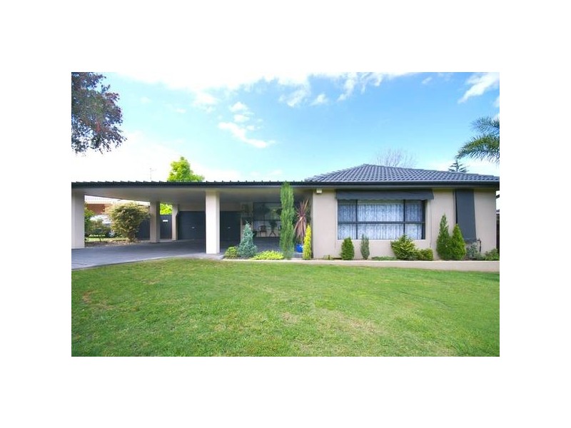 2 Nicholson Crescent, Kings Langley NSW 2147