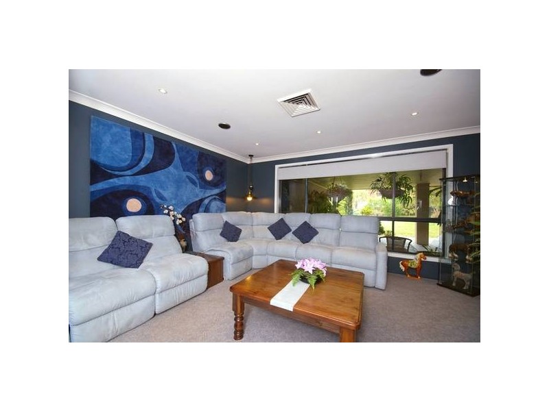 2 Nicholson Crescent, Kings Langley NSW 2147