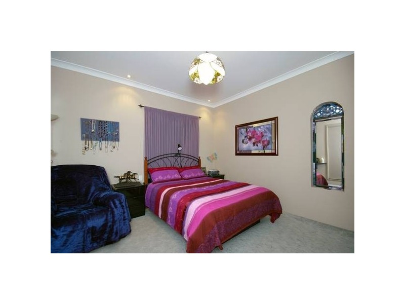 2 Nicholson Crescent, Kings Langley NSW 2147