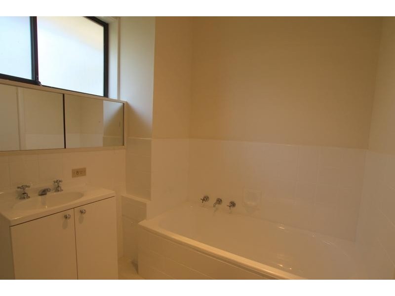 8/1447 Dandenong Road, Malvern East VIC 3145