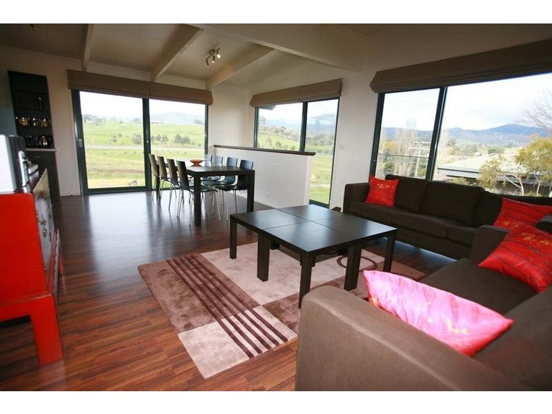 Oak/4 Omega St, Merrijig VIC 3723